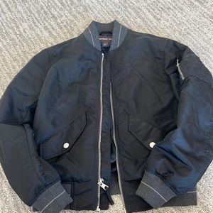 Men’s black puffer